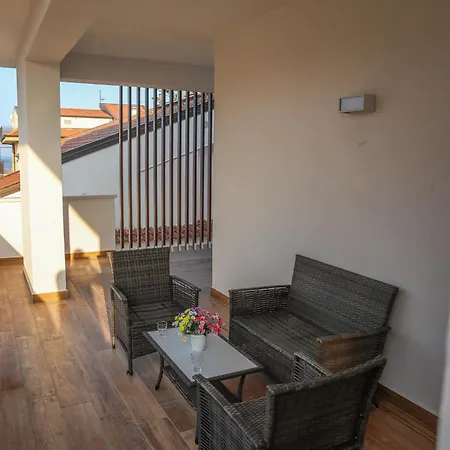 Apartment Almarea *